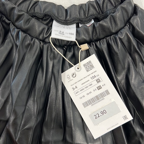 Zara girls bundle! Skirt size 3-4 yrs shoes are size 26 - Picture 2 of 11